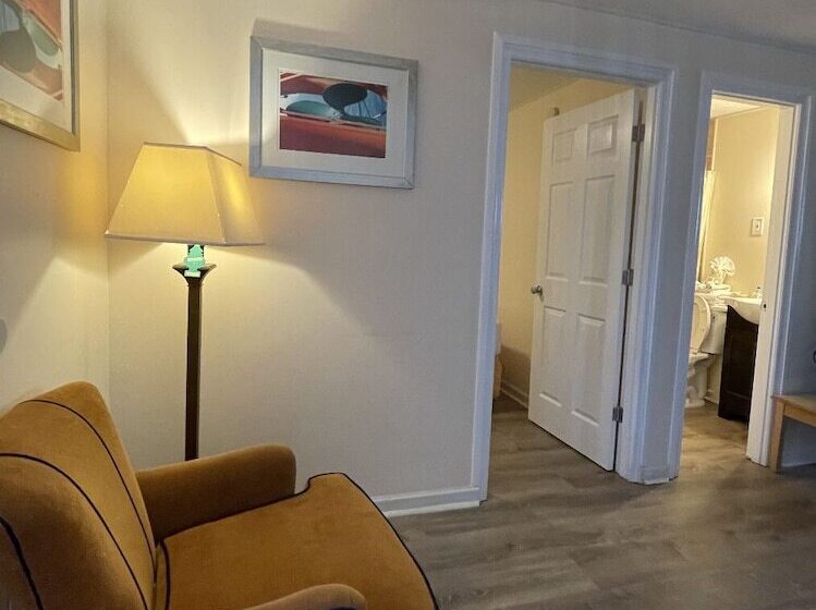 מוטל Oceanfront Twilight Surf