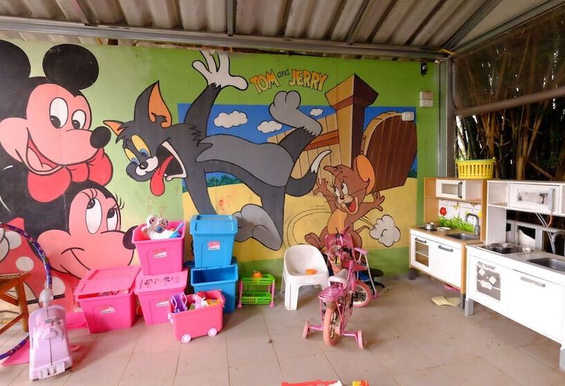 بنسيون Patty S Secret Garden