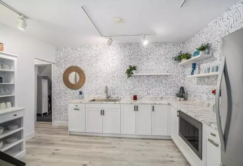 Aamiaismajoitus (B&B) Waters View Inn