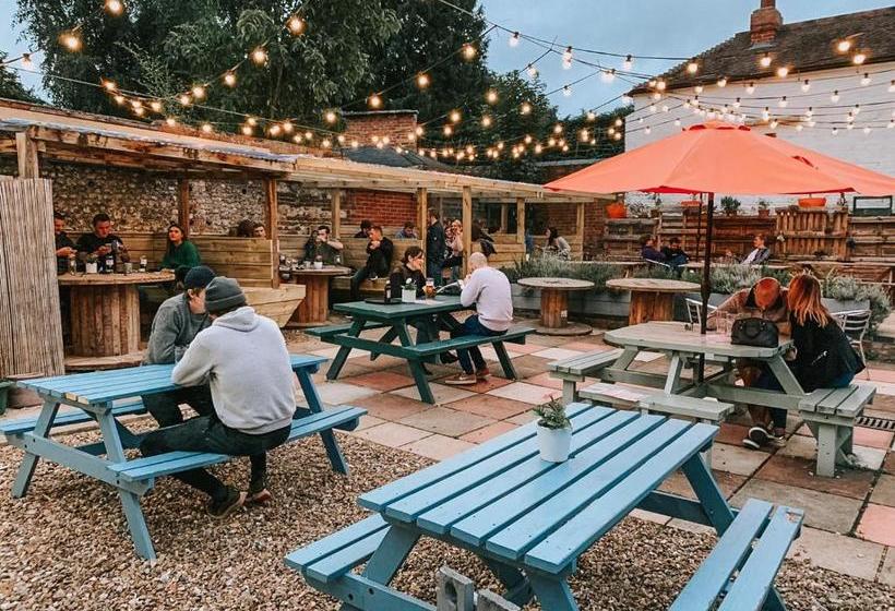 פונדק The Town Arms