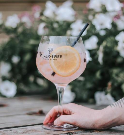 פונדק The Town Arms