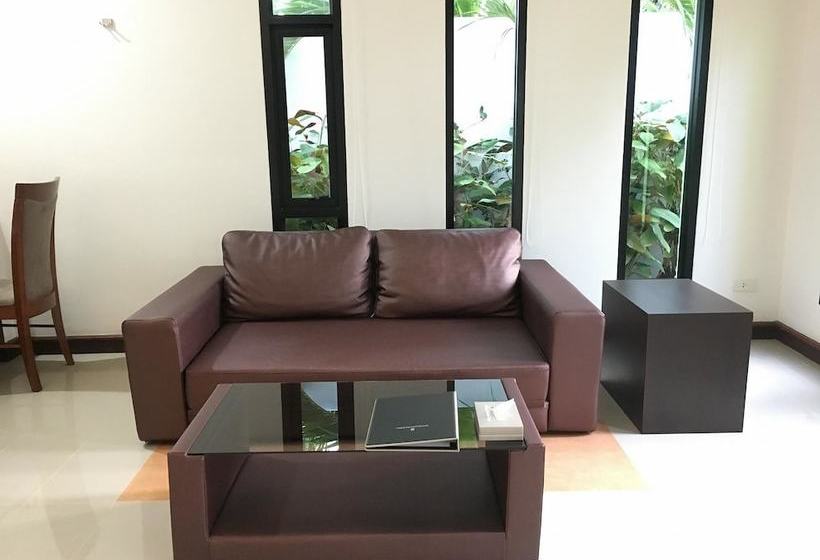 Отель Scenic Pool Villa And Resort Pattaya