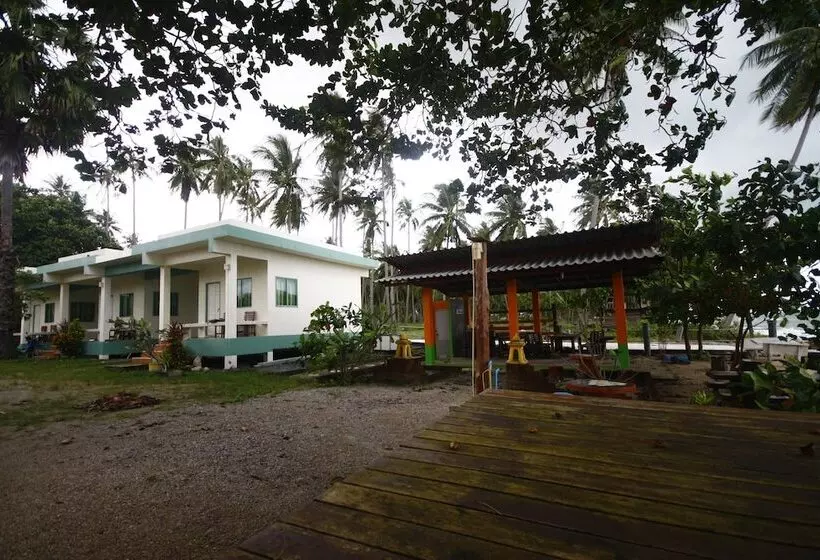Hotelli Baan Chomlay Resort