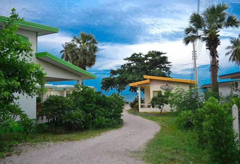 Hotelli Baan Chomlay Resort