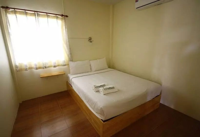Hotelli Baan Chomlay Resort