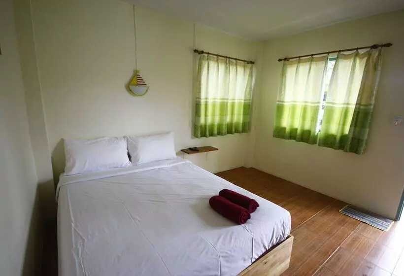 Hotelli Baan Chomlay Resort
