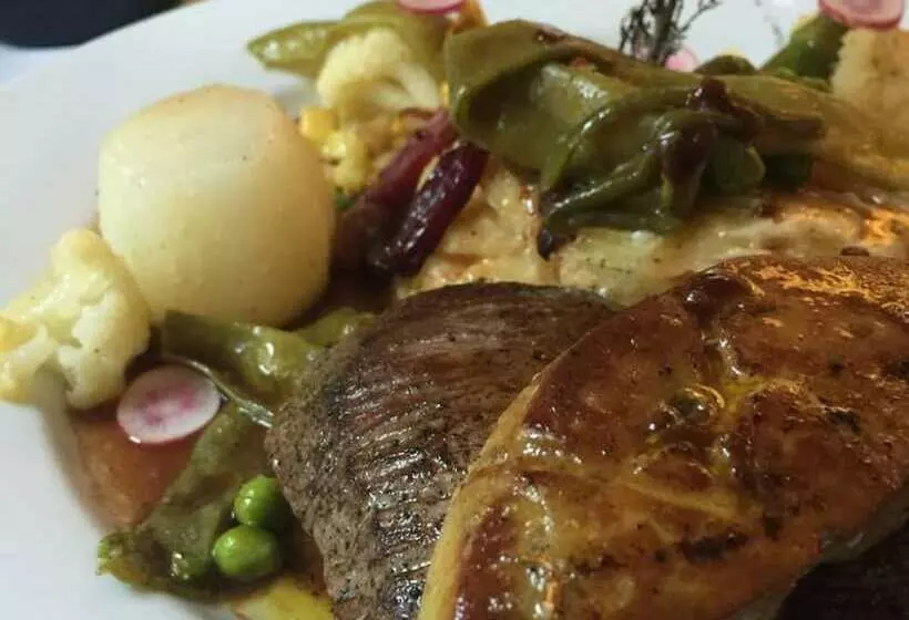 Hotelli Hôtel Le Cm