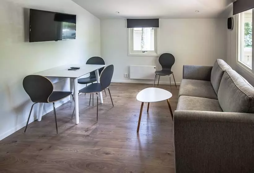 Hotelli Kolleviks Camping Och Stugby
