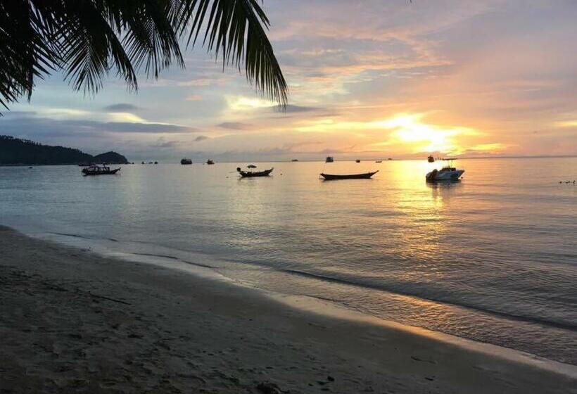 Hotelli Seashell Resort Hostel Koh Tao