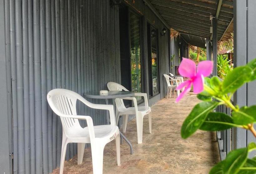 Hotel Phi Phi Sea And Hill