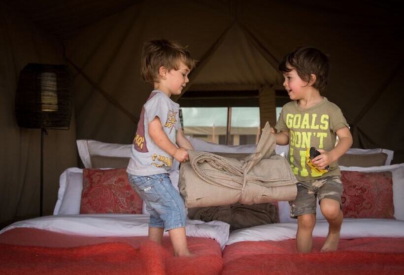 هتل Pumzika Luxury Safari Camp