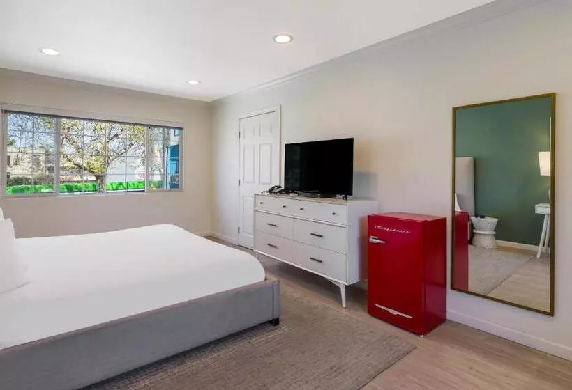 هتل Signature Inn Oakland