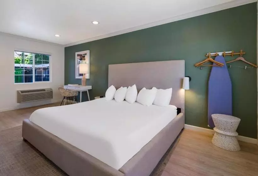 هتل Signature Inn Oakland