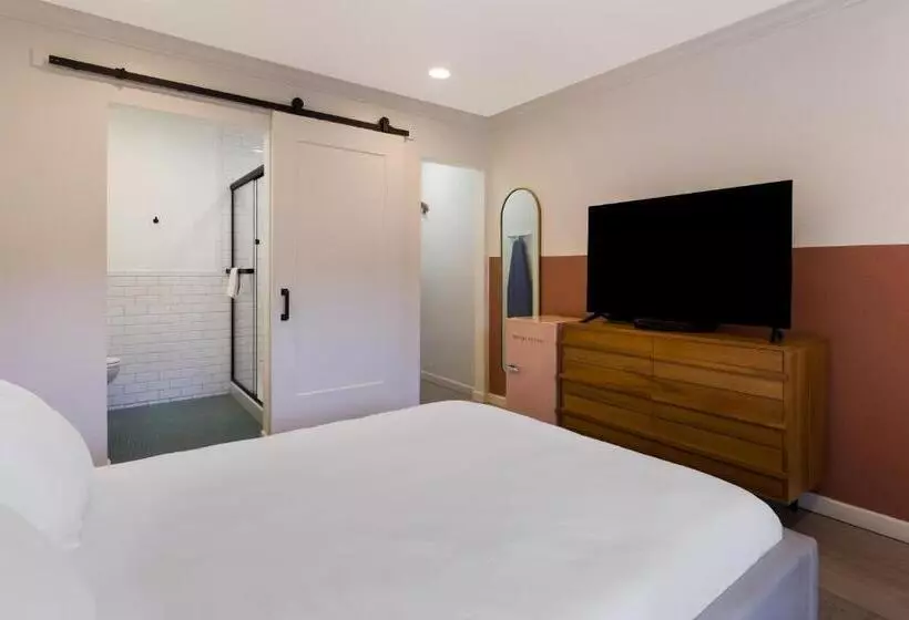 هتل Signature Inn Oakland