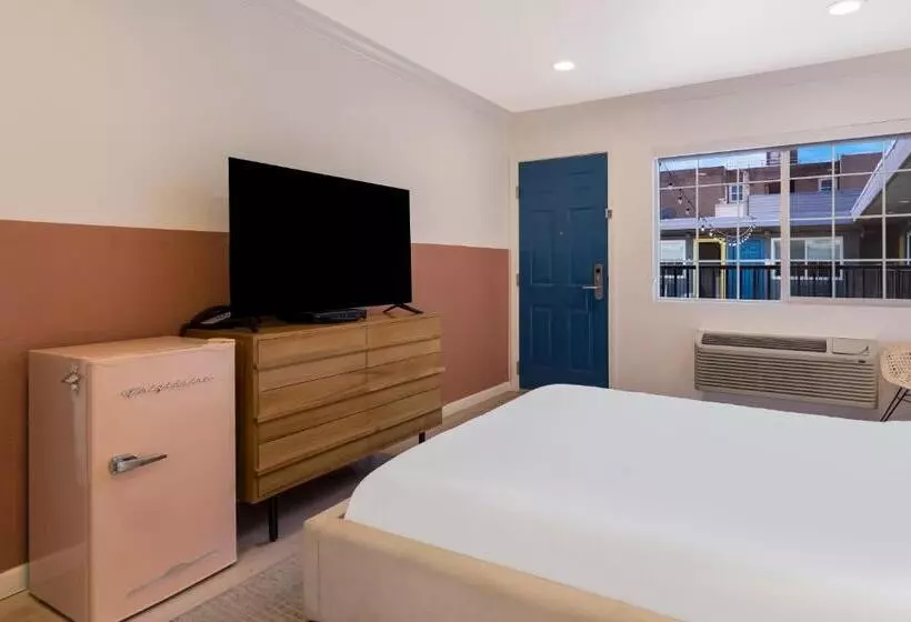 هتل Signature Inn Oakland