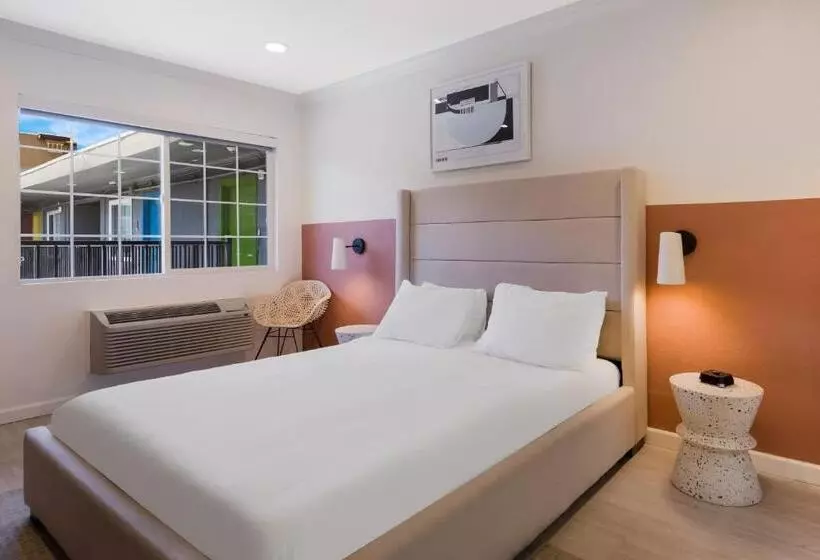 هتل Signature Inn Oakland