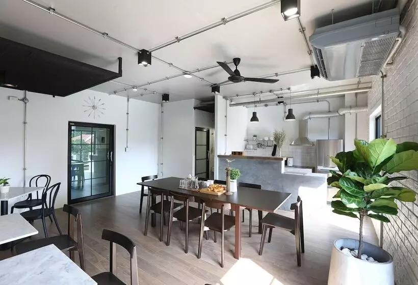 Hotelli Sukh Serviced Apartment