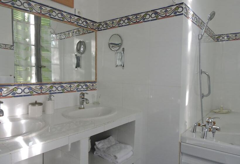 بنسيون Le Castelet