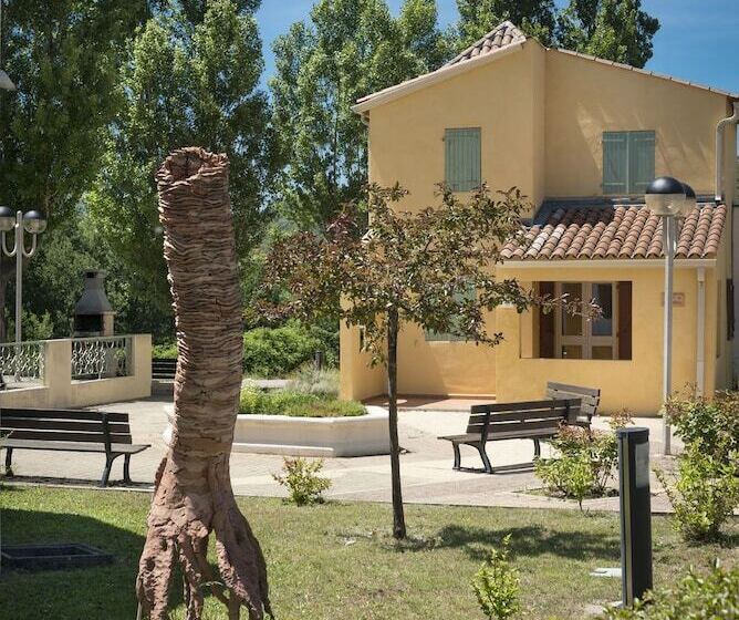 إقامة Village Vacances Léo Lagrange Montbrun