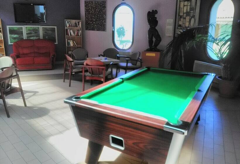 إقامة Village Vacances Léo Lagrange Montbrun