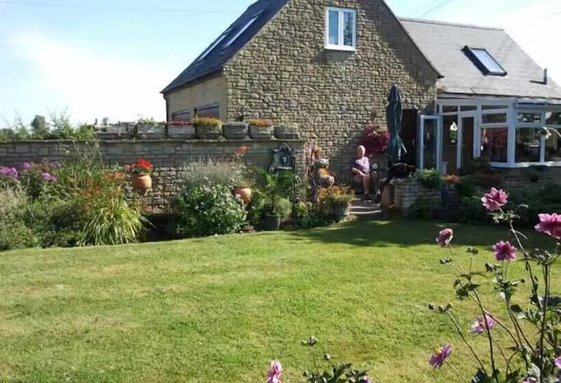 Aamiaismajoitus (B&B) Avon Lodge