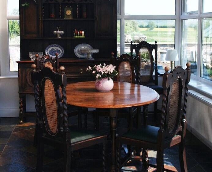 مبيت وإفطار Avon Lodge