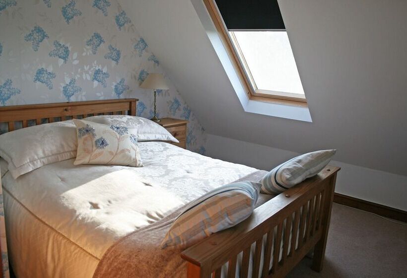 مبيت وإفطار Avon Lodge