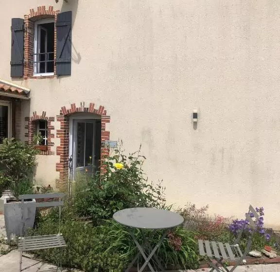 ベッドアンドブレックファースト Chambre D´hôtes La Jonchère