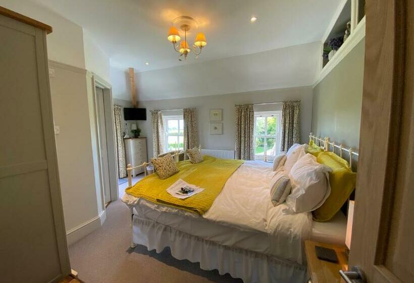 Downton Lodge Country Bed And Breakfast And; Self Catering