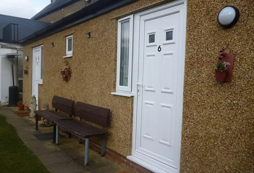 مسافرخانه The Stag