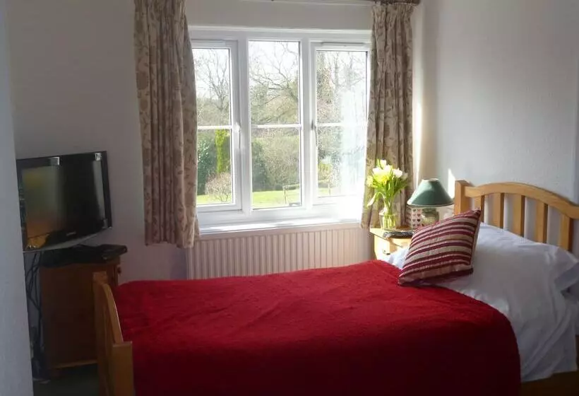 مسافرخانه The Stag