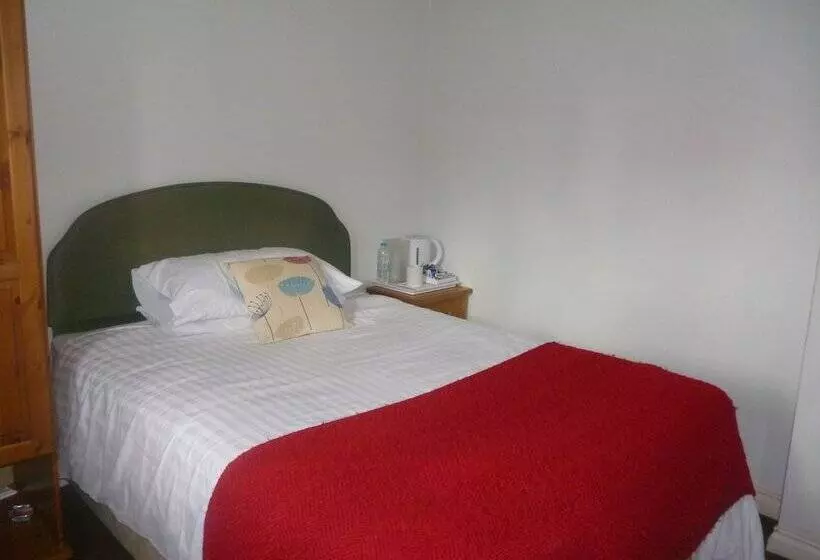 مسافرخانه The Stag