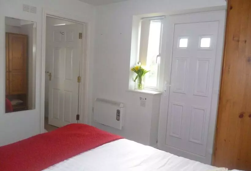 مسافرخانه The Stag