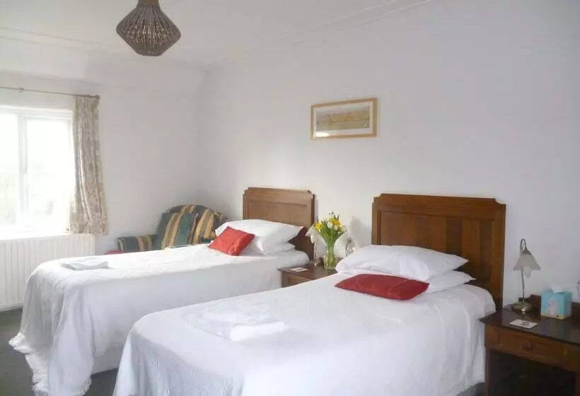 مسافرخانه The Stag