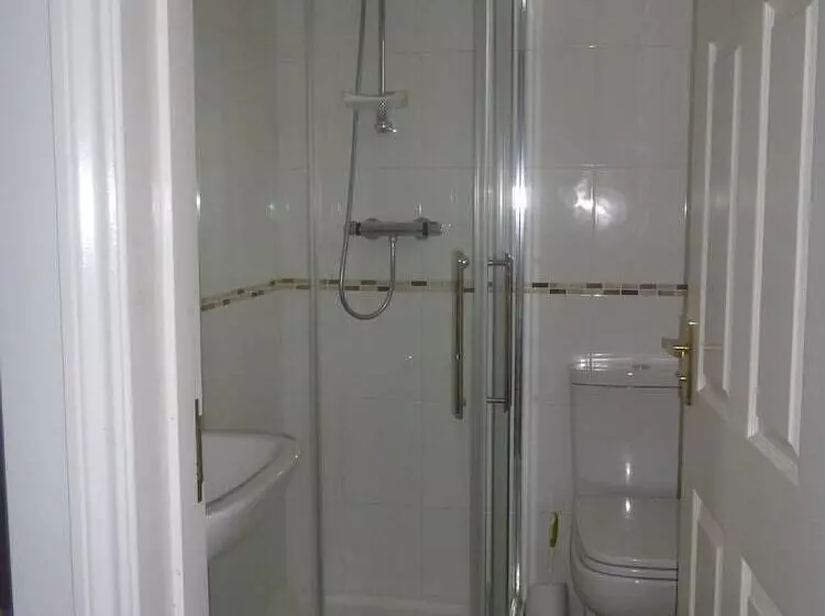 مسافرخانه The Stag