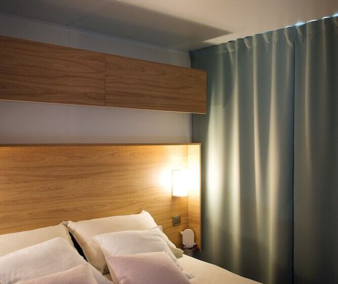 هتل Camping Les Places Dorees