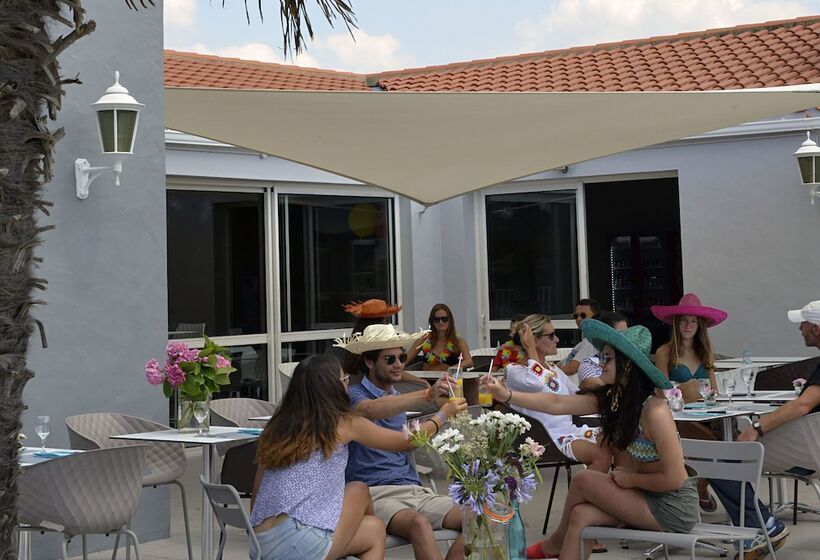 هتل Camping Les Places Dorees