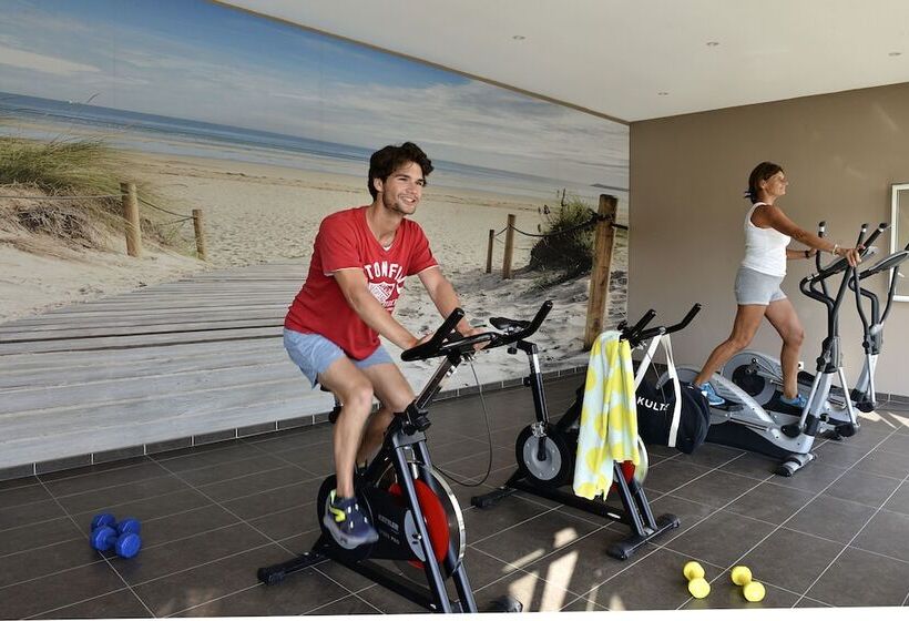 هتل Camping Les Places Dorees