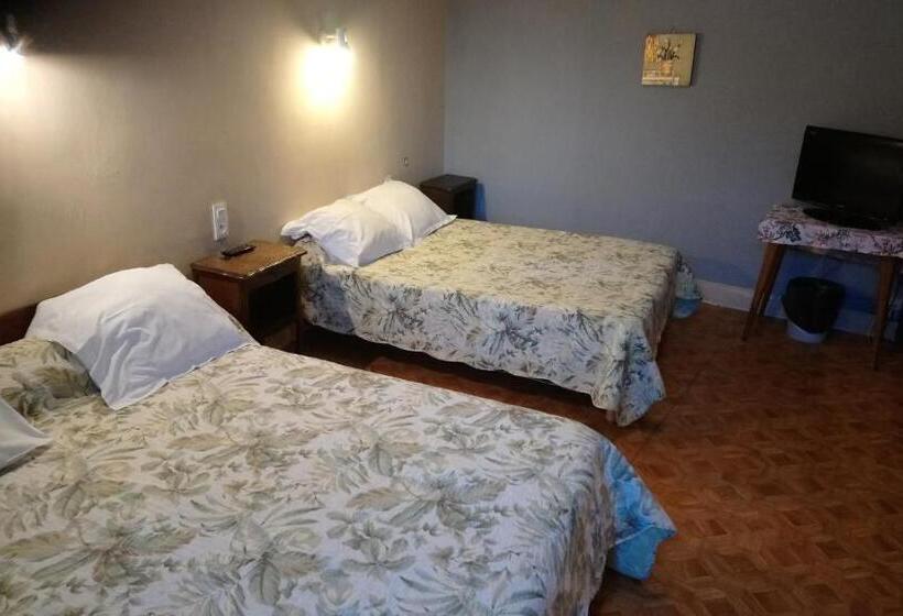 ホテル De La Poste