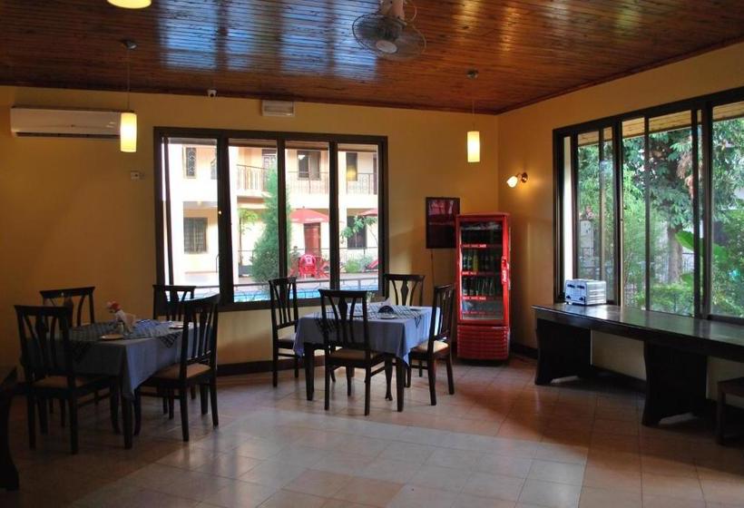 בית מלון כפרי Parkview Inn