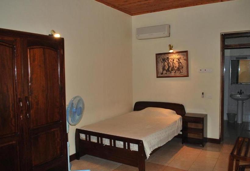 בית מלון כפרי Parkview Inn