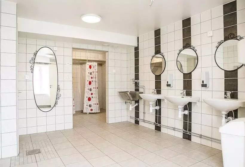 ホテル Uskavigården