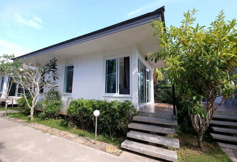 ホテル Yokyor Resort