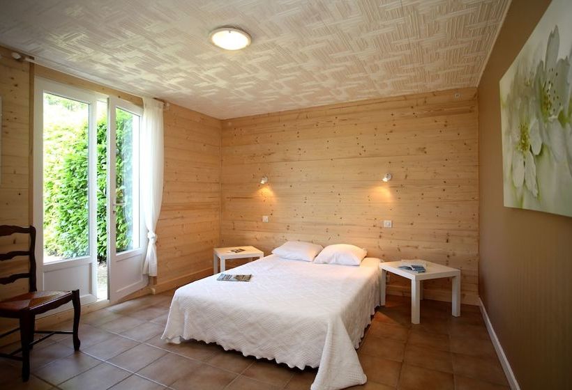 In The Country Side, Near Sarlat, Cottage With Indoor Heated Swimming Pool