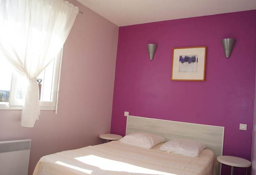 In The Country Side, Near Sarlat, Cottage With Indoor Heated Swimming Pool