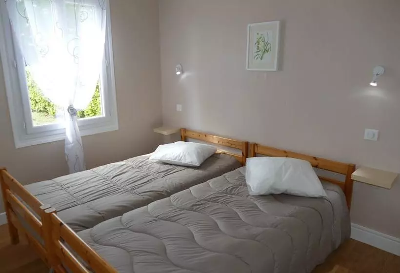 In The Country Side, Near Sarlat, Cottage With Indoor Heated Swimming Pool
