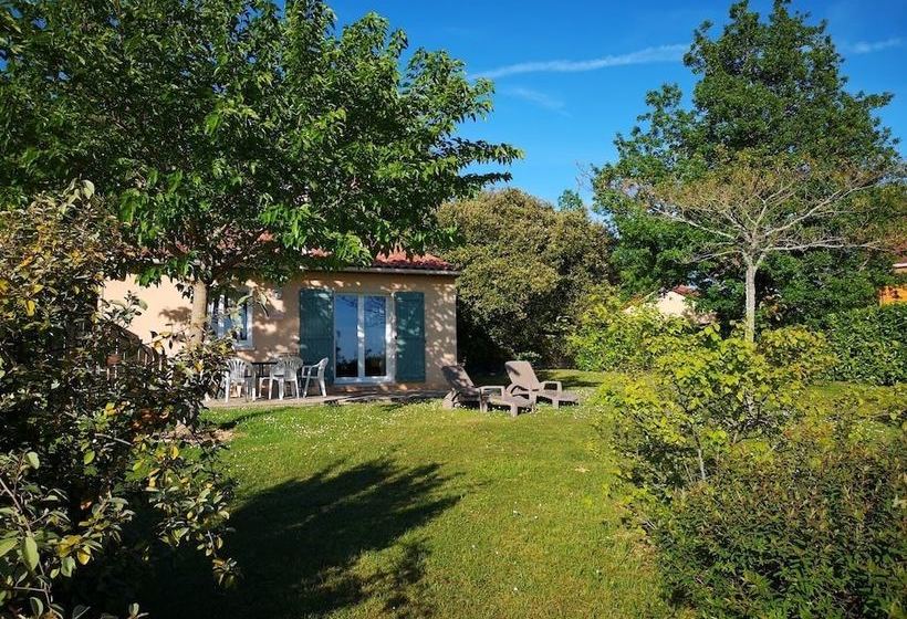 In The Country Side, Near Sarlat, Cottage With Indoor Heated Swimming Pool