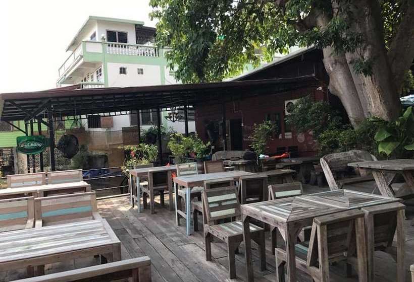 بنسيون The Old Place Guesthouse