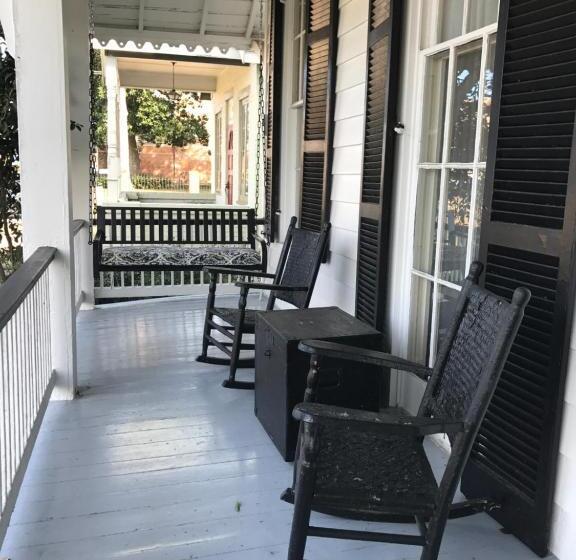 Riverboat Bed & Breakfast