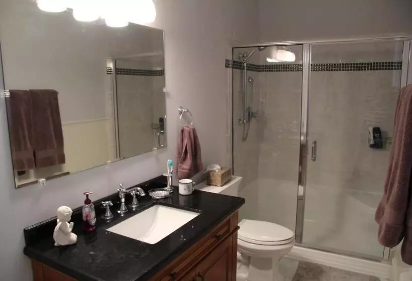 Riverboat Bed & Breakfast